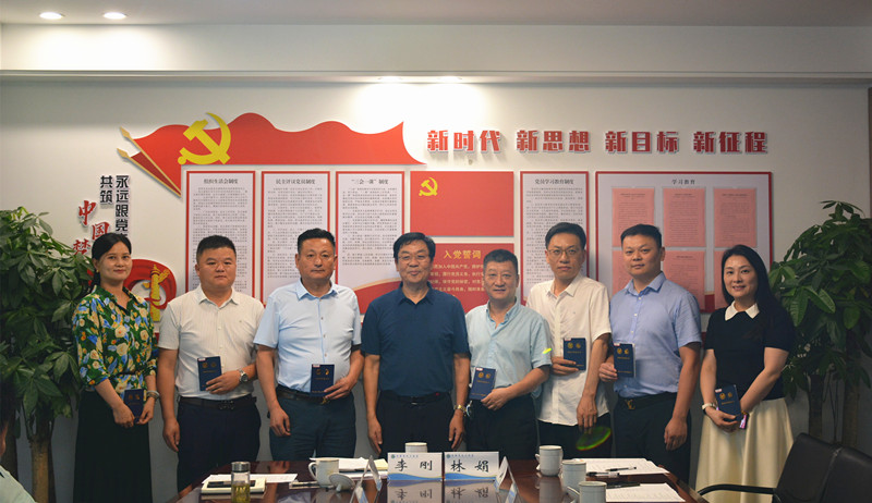 调解员座谈会3_副本.jpg